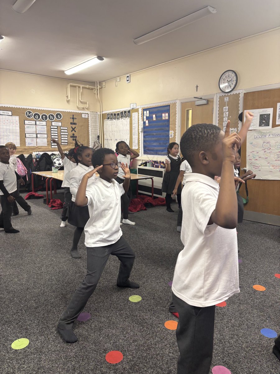 staugustinesNG3's tweet photo. Even the snow and rain couldn’t stop Year 1/2 from doing PE! ❄️🌧️
We enjoyed Jump Start Johnny and then calmed our bodies and minds with some yoga 🧘♀️
#PEAtStA’s https://t.co/RE6r2RSIbX