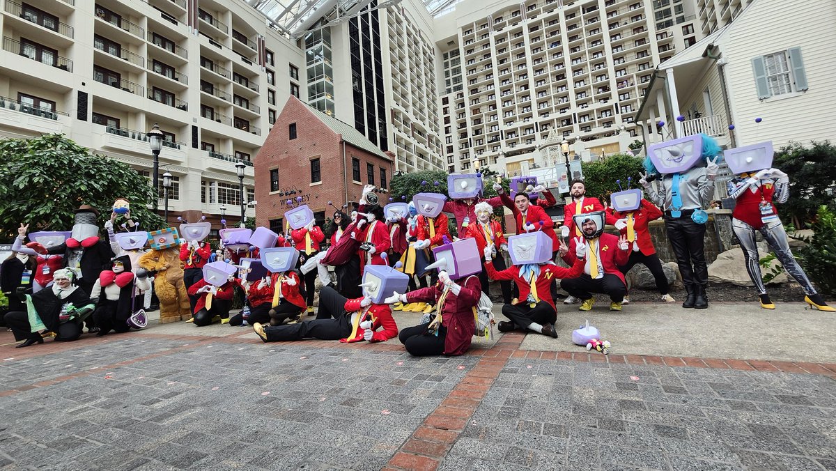 RoboticCorey's tweet image. I LOVE TV!!!!!