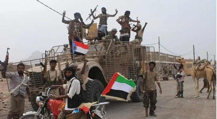 بعد سنين من الفوضى والفتن والنهب والقتل والدمار التي تبنته الإمارات ونفذه الإنتقالي 
السعوديه تنهي كل تلك الأعمال في لحظة واحدة لينتهي معها دويله وعصابات مسلحه كانت تتبعها