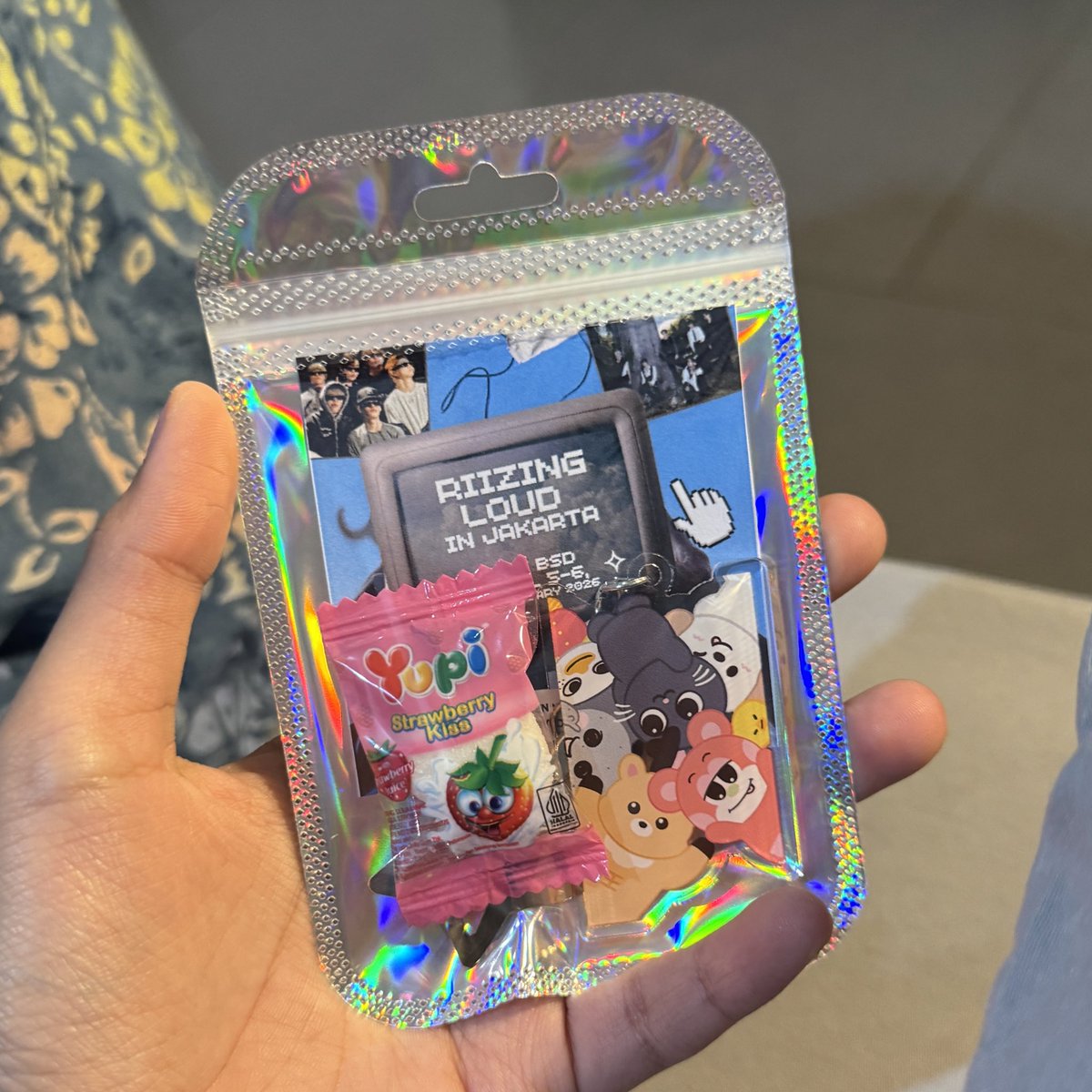 byeongltm's tweet image. freebies for riizing loud in jakarta by @steunseok @byeongltm @itaewonxz ⋆𐙚₊˚⊹♡

📆 January 10, 2026
📍 ICE BSD Hall 5-6

⋆ help rt &amp;amp; like
⋆ reach us &amp;amp; say hi pls! :)
⋆ kindly tag us when you get this freebies (˶˃ ᵕ ˂˶) .ᐟ.ᐟ

#RIIZINGLOUD_IN_JAKARTA 
#RIIZINGLOUDinJKT