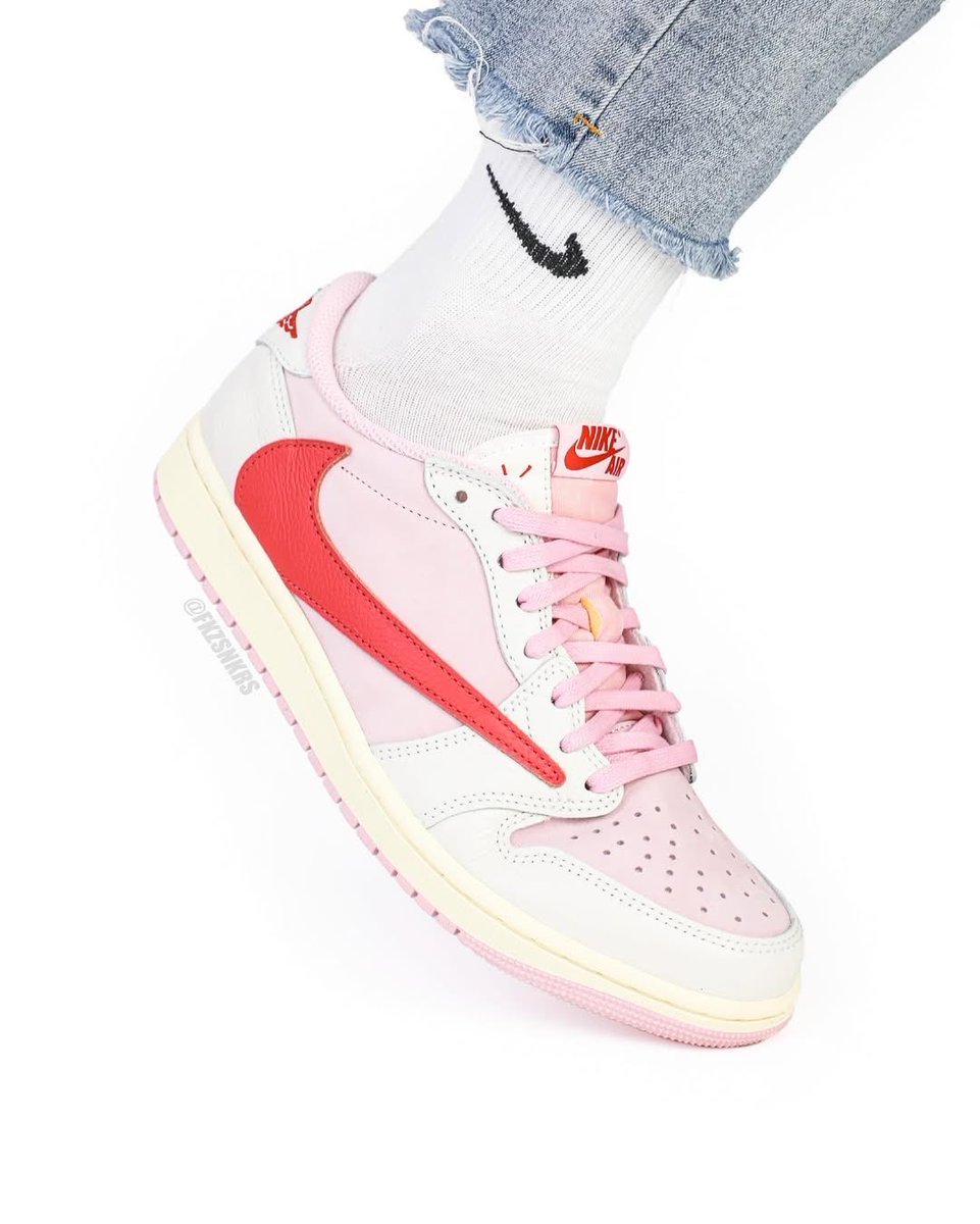 Ovrnundr's tweet photo. Travis Scott x Nike Air Jordan 1 Low
“Shy Pink” &amp; “Tropical Pink” 🌵 

• $155
• May 22nd https://t.co/g0GyRiA1uo