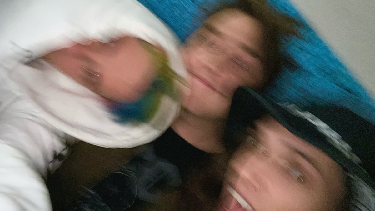 rocksound's tweet image. Waterparks' Awsten Knight has shared a 'First Draft Demo' of the band's track 'A NIGHT OUT ON EARTH' rocksound.tv/news/waterpark…