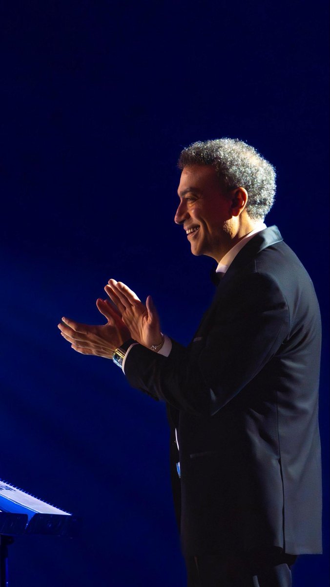 حفلة الفنان 
 #عبدالمجيد_عبدالله_في_مسقط كانت ليلةً استثنائية، والأولى من نوعها بحجم إنتاجٍ ضخم وحضورٍ جماهيري هائل يليق بعُمان.

تنظيمٌ متقن، وإخراجٌ مبهر، وإدارةٌ احترافية تستحق الإشادة والتقدير.

شكراً للفنان الوفي أبو عبدالله وشكراً لكل من صنع هذه الليلة الاستثنائية.
🇴🇲 💚❤️