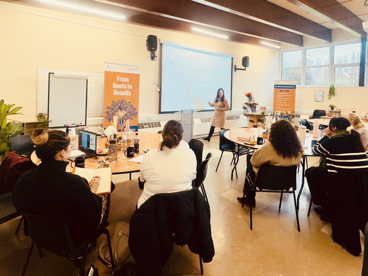 JCEnglishHub's tweet image. Our English Hub thrives on team practice, just like our schools. Developing expertise with our literacy specialists is crucial. A brilliant session honing our phonics knowledge with one of our phonics provider, RWI &amp;amp; the wonderful Sarah Johnson #Phonics #DevelopingExpertise