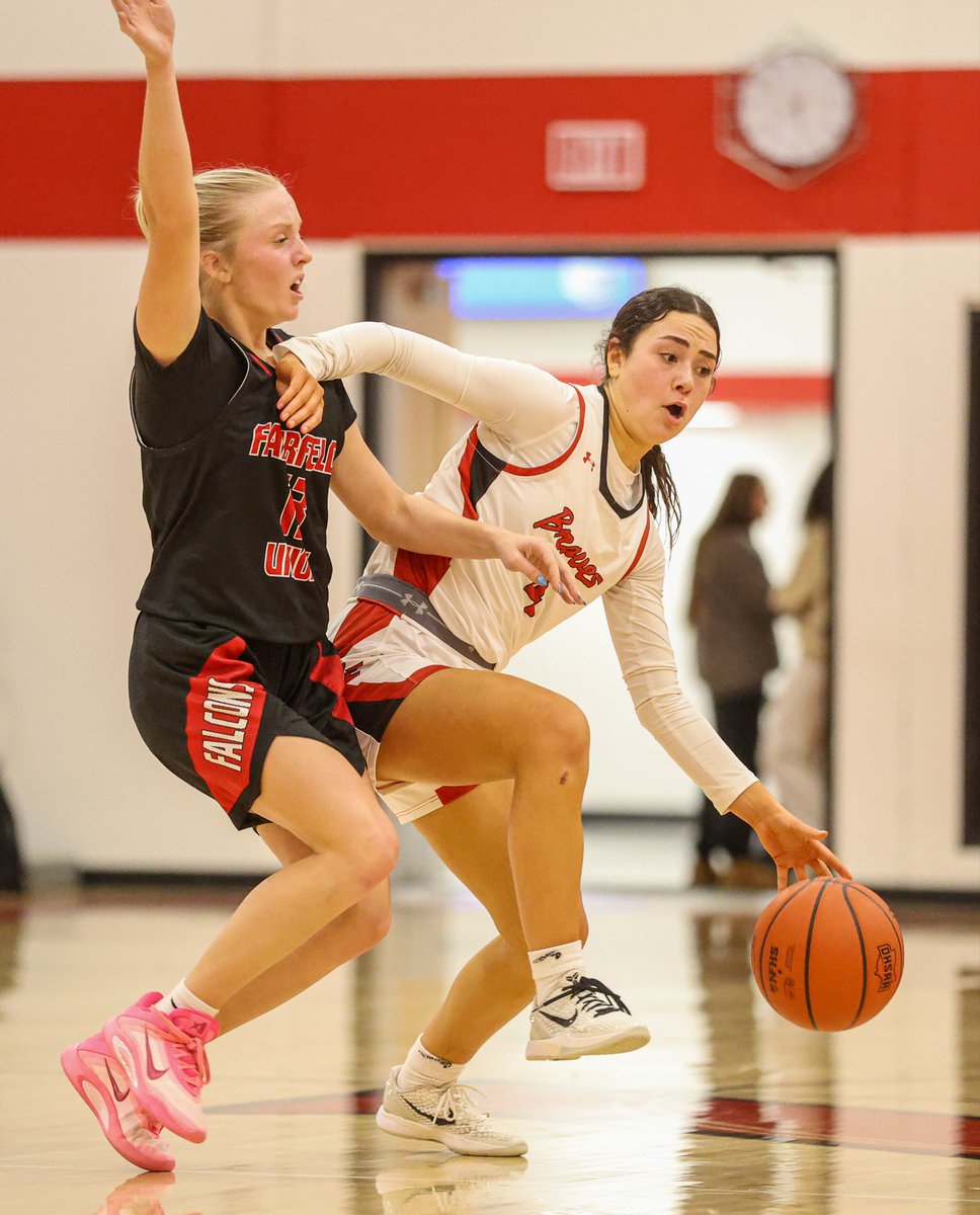SOSAOhio's tweet photo. Take a look at 📸 (via @dw1509) from Logan Elm and Fairfield Union’s matchup in MSL-Buckeye action on Thursday, made possible by @NCIS_1982 and @P3rfection1. 

FULL GALLERY: https://t.co/iogcu9QDDY https://t.co/yxV9m3HHqy