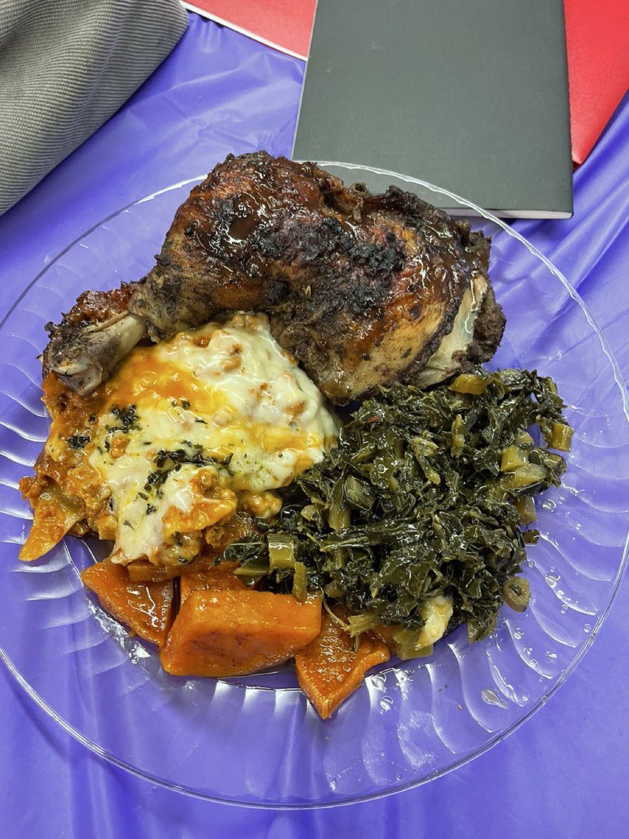 Hoopss's tweet image. first day at my new job and they served this for lunch