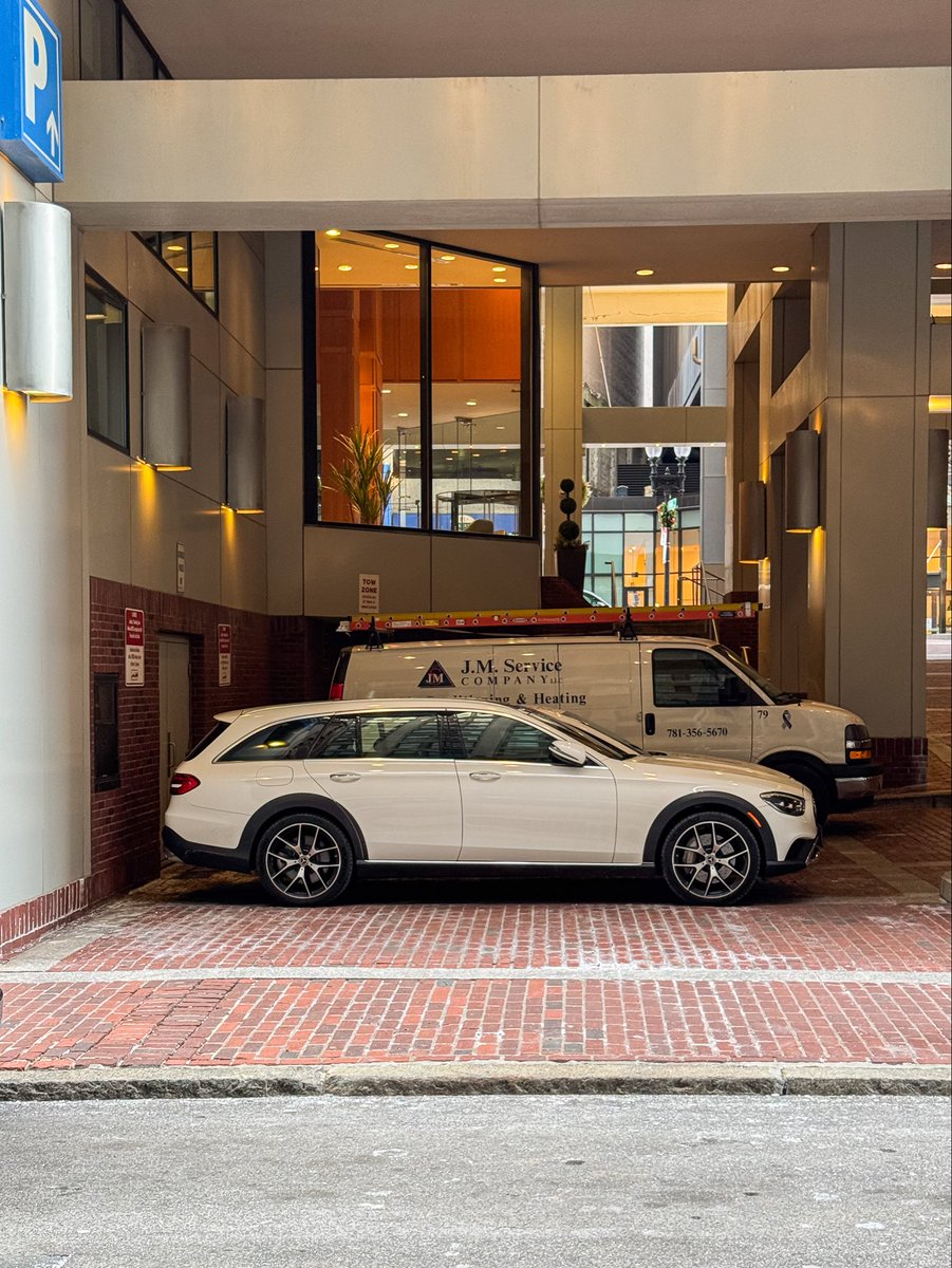 Bazen bir şehrin üniversite şehri olduğunu sadece otomobillerine bakarak anlayabiliyorsunuz.