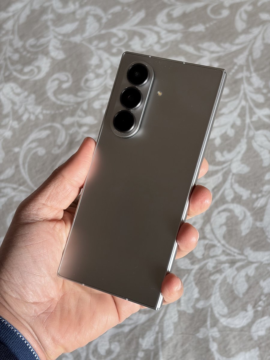 smartechdaily's tweet image. أريد استشارتكم بصراحة، ما رأيكم في تغيير جهاز #GalaxyS25Ultra بجهاز #GalaxyZFold7؟