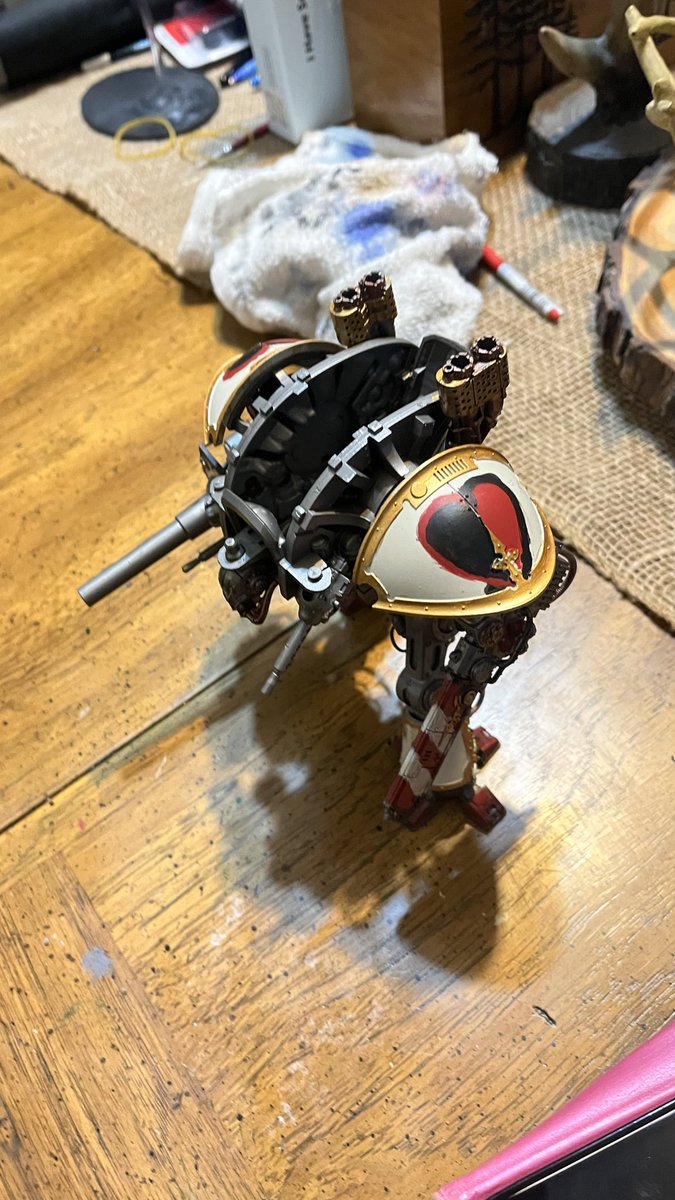 Rando3367's tweet photo. The update of my heartslabyu knight #painting #WarhammerCommunity #twistedwonderland #PaintingWarhammer #WarhammerArt #warhammer40000 https://t.co/2qHCZUq06h