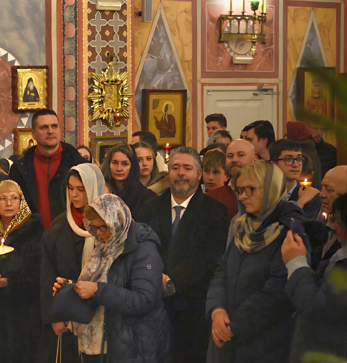 Monarchies2000's tweet image. C'est à l'église Sainte Marie-Madeleine de Madrid que le Grand-duc Georges #Romanov, héritier de la couronne de #Russie , a célébré le Noël orthodoxe . #Russia #monarchie #monarchy 👑🇷🇺☦️