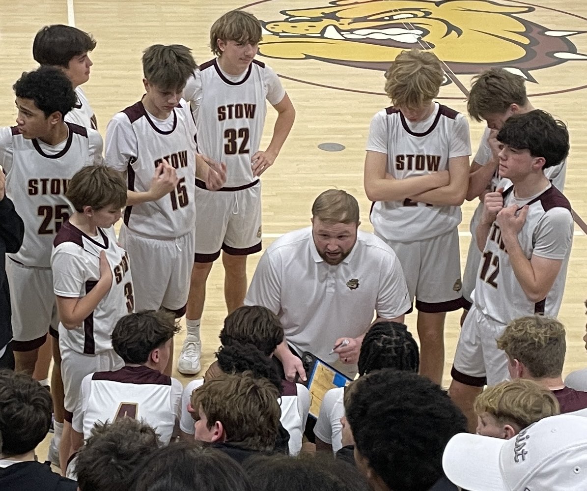 StowBoysHoops's tweet photo. Proud of Stow π alumni @MattBeech40 & @tylerfleishour as they give back, coaching our Kimpton Middle School teams! These guys love kids, love basketball & love @SMFSchools. They are great role models & are doing a great job teaching & leading their teams.
#Legacy
#Bulldogs4Life https://t.co/tewHeWa4ZH
