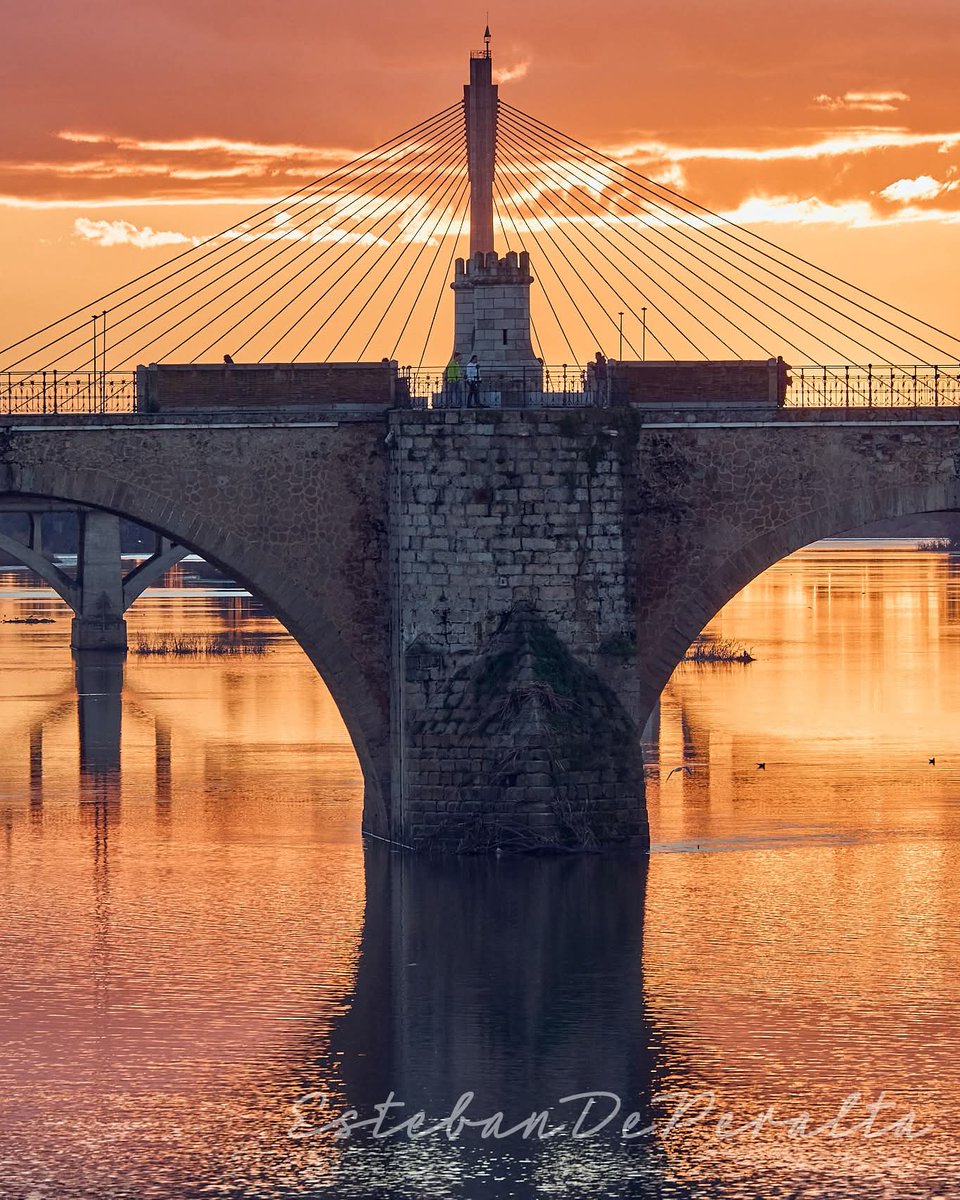 Ibn_Marwan_'s tweet photo. Simplemente... ✨𝗕𝗮𝗱𝗮𝗷𝗼𝘇✨

¡Feliz Fin de semana! 😍🍻🎉

🎥 @EstebanDePeral1 https://t.co/IyCWxgLrM8