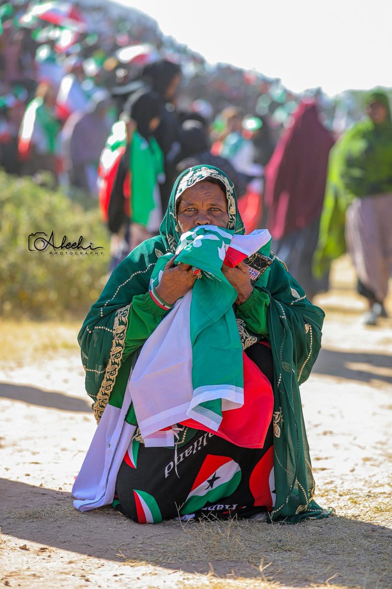 FahimaAli49's tweet image. Walaalayaal, 

Happy Friday 💚🤍❤️