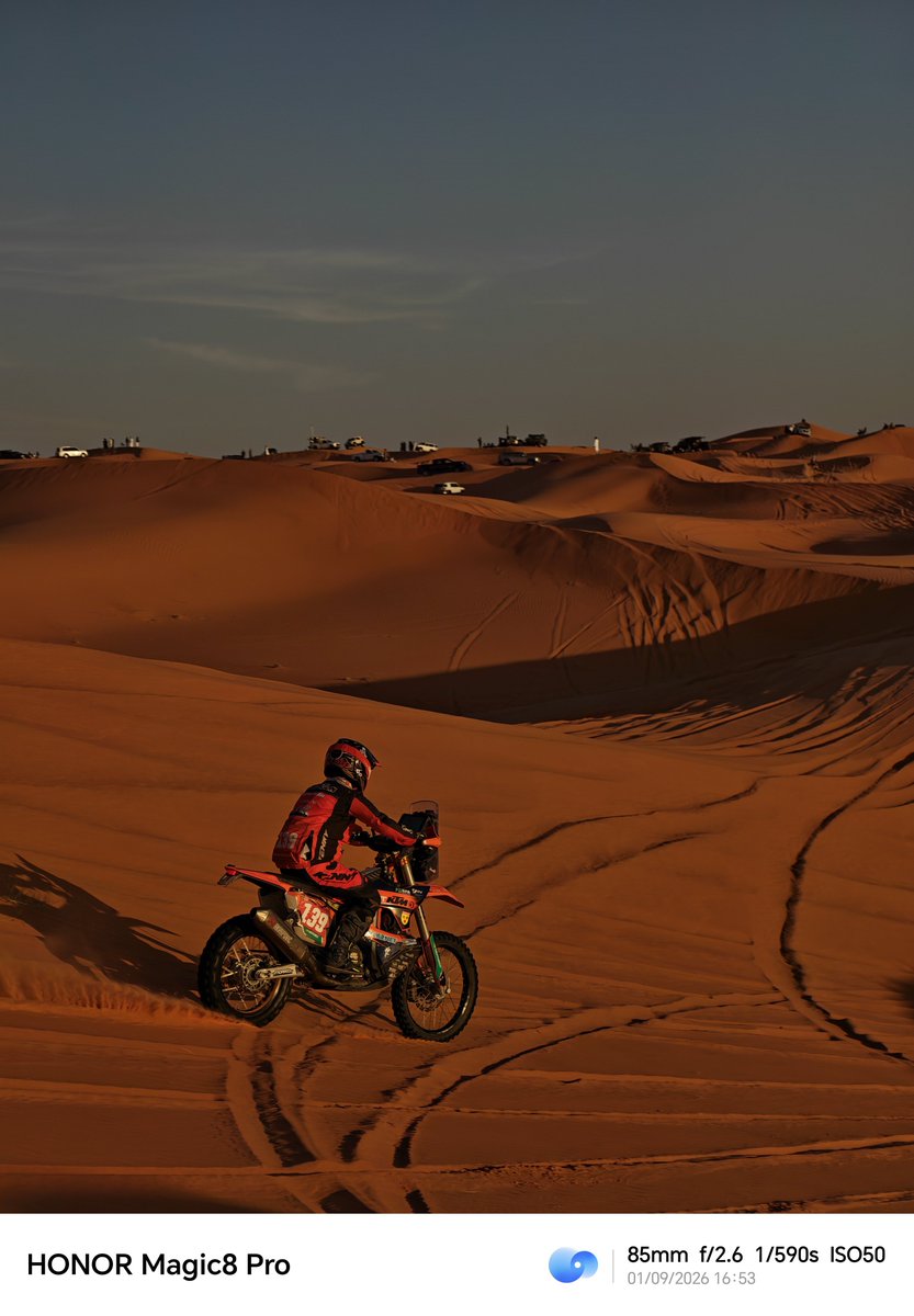 _AFZJ's tweet photo. تجربة تصوير جهاز Honor magic 8 pro في رالي داكار

@HonorKSA

 #HonorMagic8pro #Dakar2026 #DakarInSaudi https://t.co/0wTDg7Fv2C