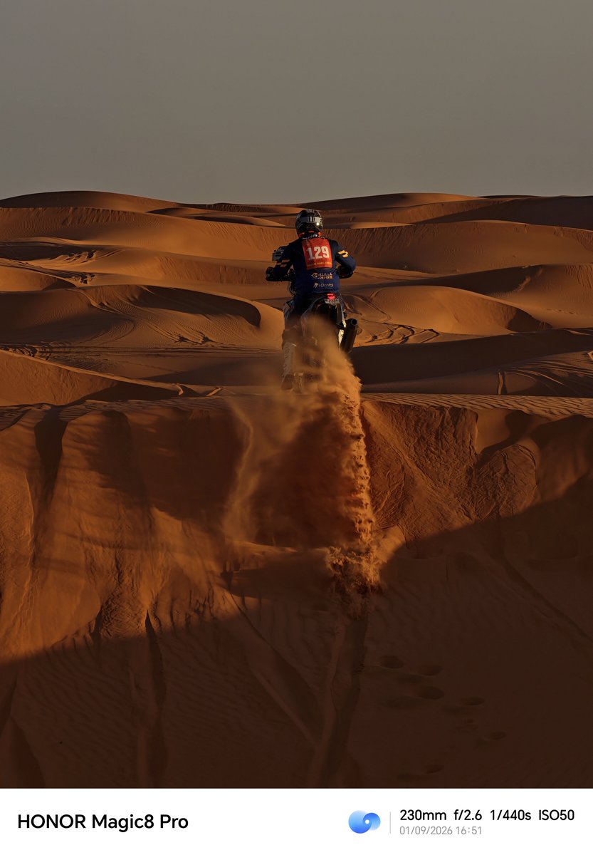 _AFZJ's tweet photo. تجربة تصوير جهاز Honor magic 8 pro في رالي داكار

@HonorKSA

 #HonorMagic8pro #Dakar2026 #DakarInSaudi https://t.co/0wTDg7Fv2C