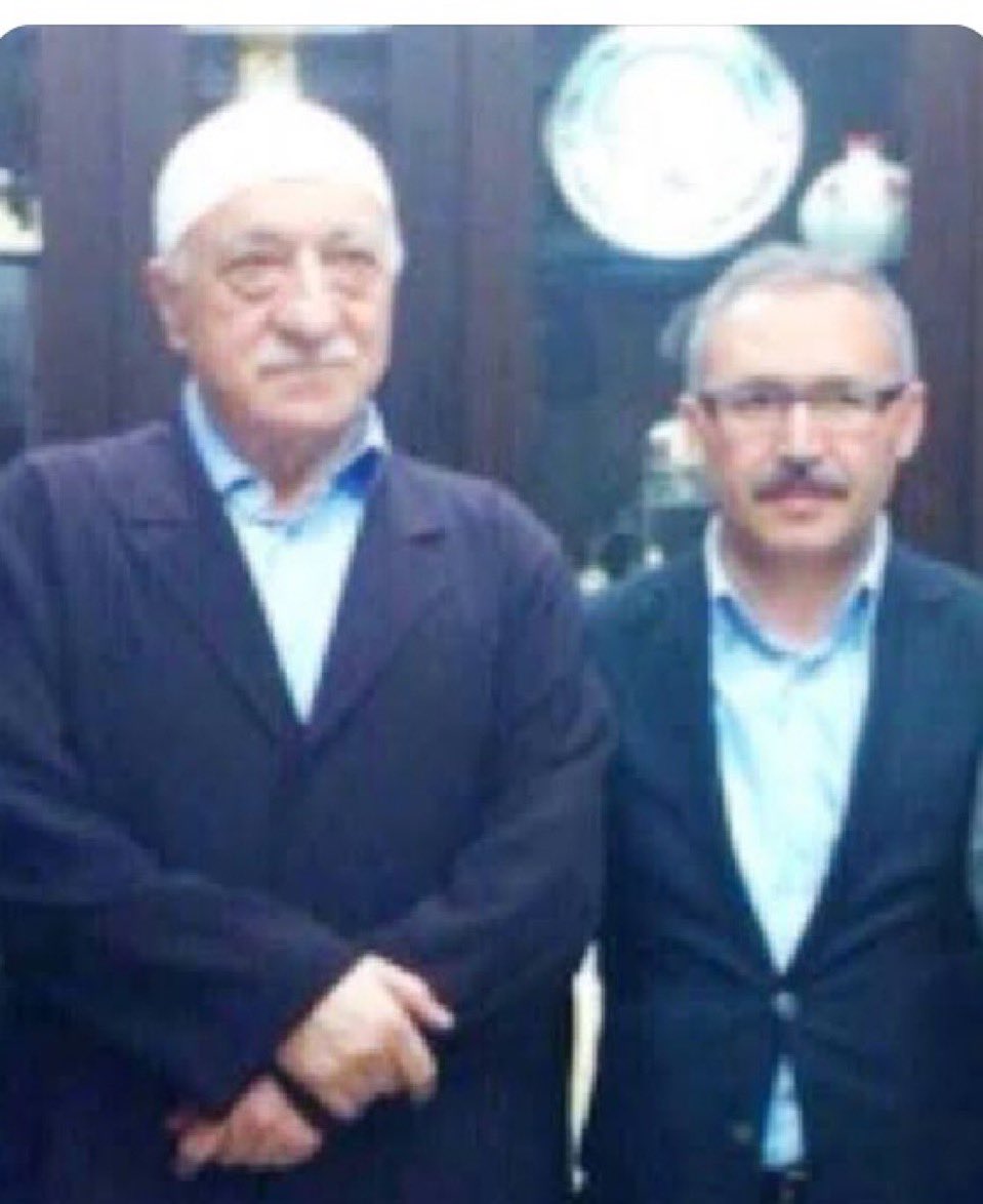 <a href="/abdulkdir_selvi/">abdulkadir selvi</a> Emperyalizmin uşakları Abd ve siz birlik olup ABD’nin piyonu İşidli şara’yı Suriyenin başına getirdiniz