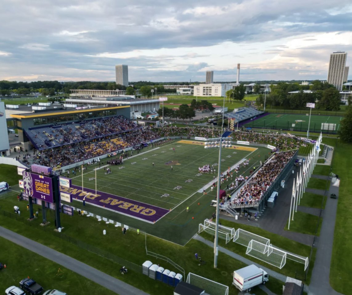 AidanPalmer18's tweet photo. Blessed to Receive an offer from the University of Albany! Great thanks to a former OL coach of mine that I have much respect for! @coachspearson @johnnytownsend1 https://t.co/6FFYdvEAjS