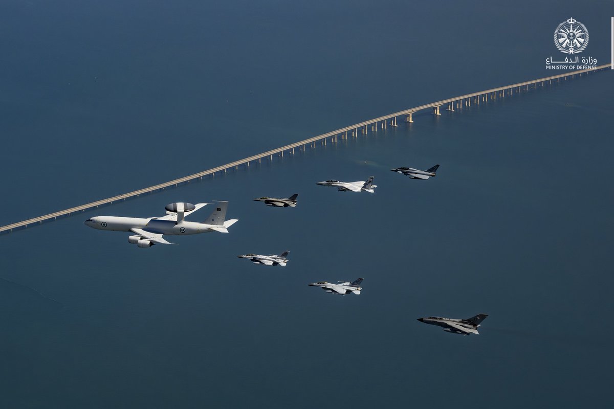 التمرين العسكري المشترك #درع_الخليج_2026 يختتم مناوراته في المملكة، بمشاركة القوات الجوية وقوات الدفاع الجوي بدول مجلس التعاون لدول الخليج العربية، والقيادة العسكرية الموحدة لمجلس التعاون، في إطار تعزيز التعاون الدفاعي الإقليمي ورفع مستوى الجاهزية القتالية.