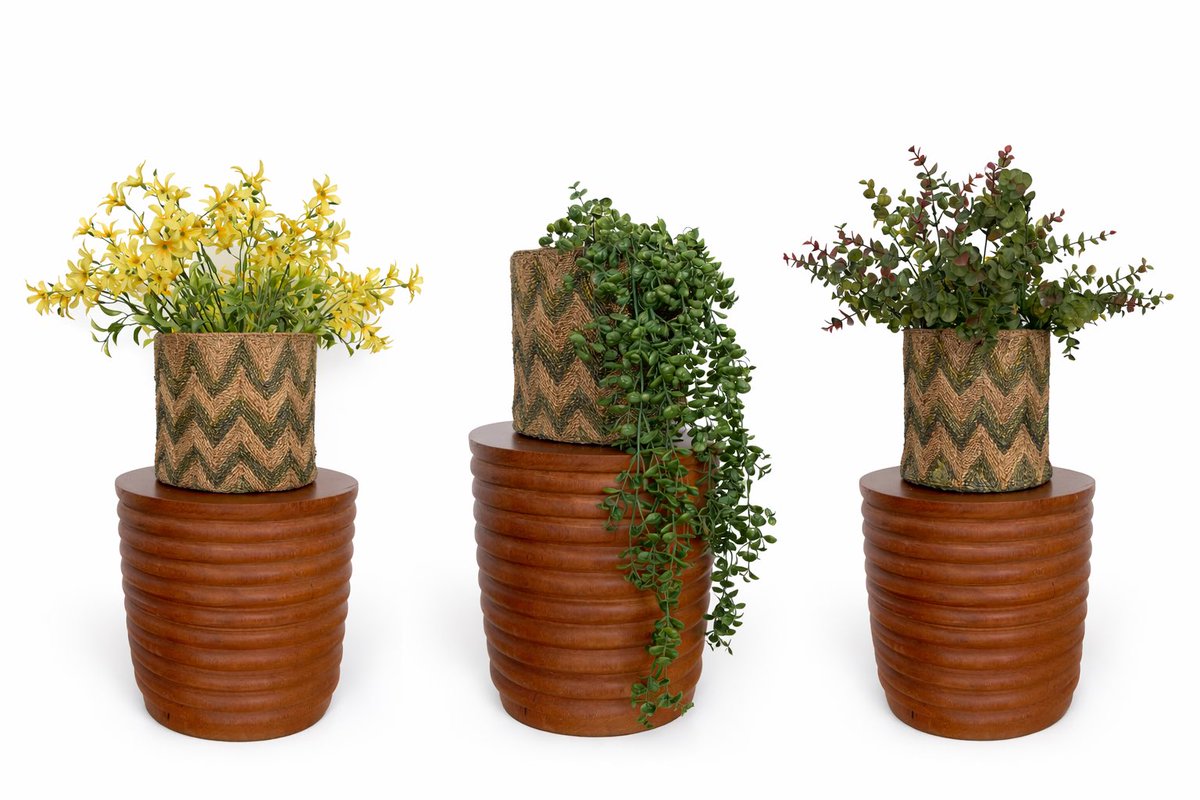 mitimeth_'s tweet image. This isn’t just a zigzag motif. It’s a heartbeat woven from natural fibres by human hands.

Design that 💯 feels alive. 

Only at MitiMeth. See #linkinbio

#design #materialinnovation #planters #MitiMeth #heartbeat