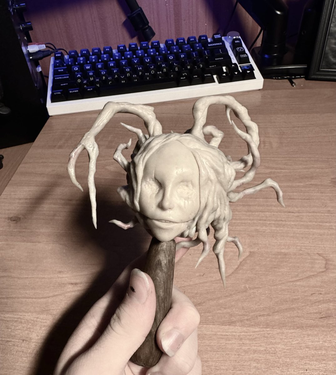 † 𝒟𝑒𝒻𝑒𝓀𝓊𝓁 † tweet media