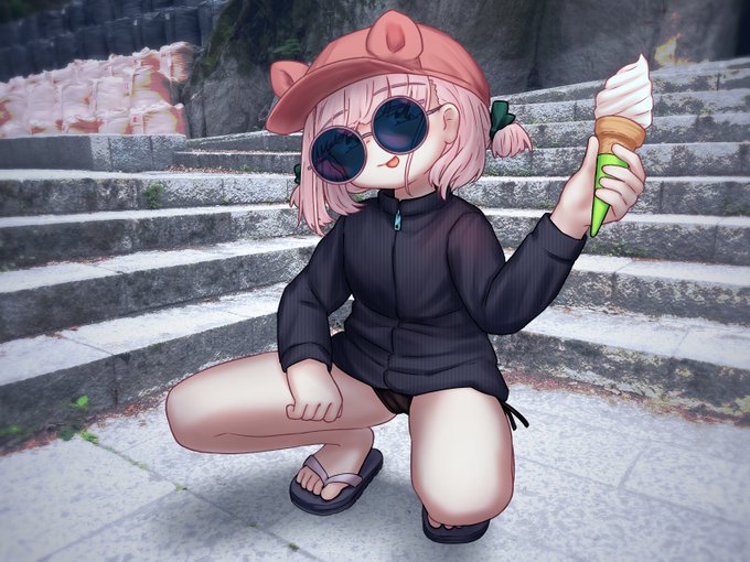 ぶどうの子に擬態したモモチャン🍑 