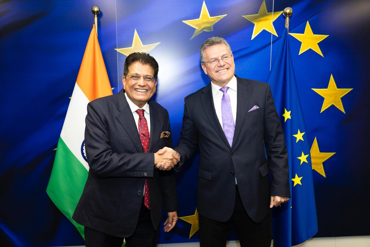 Great to host my counterpart and friend <a href="/PiyushGoyal/">Piyush Goyal</a> for an intense 2-day marathon of talks. Our shared goal: a balanced, mutually beneficial trade and investment agreement to boost 🇪🇺🇮🇳 relations. 

Good progress made. Open issues narrowing. Full steam ahead in the coming days.