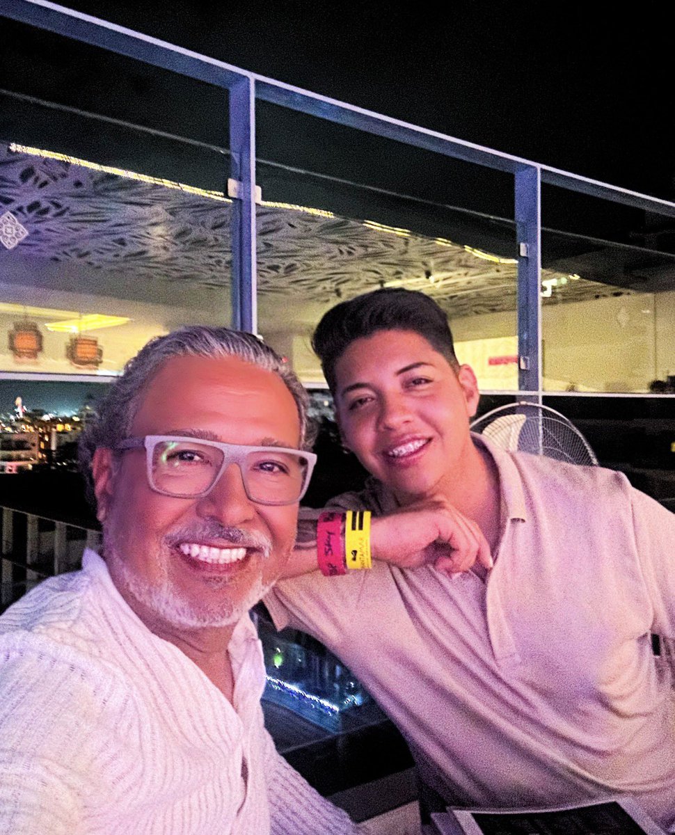 funwithpapi's tweet image. Que 2026 sea maravilloso, único y espectacular. Namaste 🙏🏾