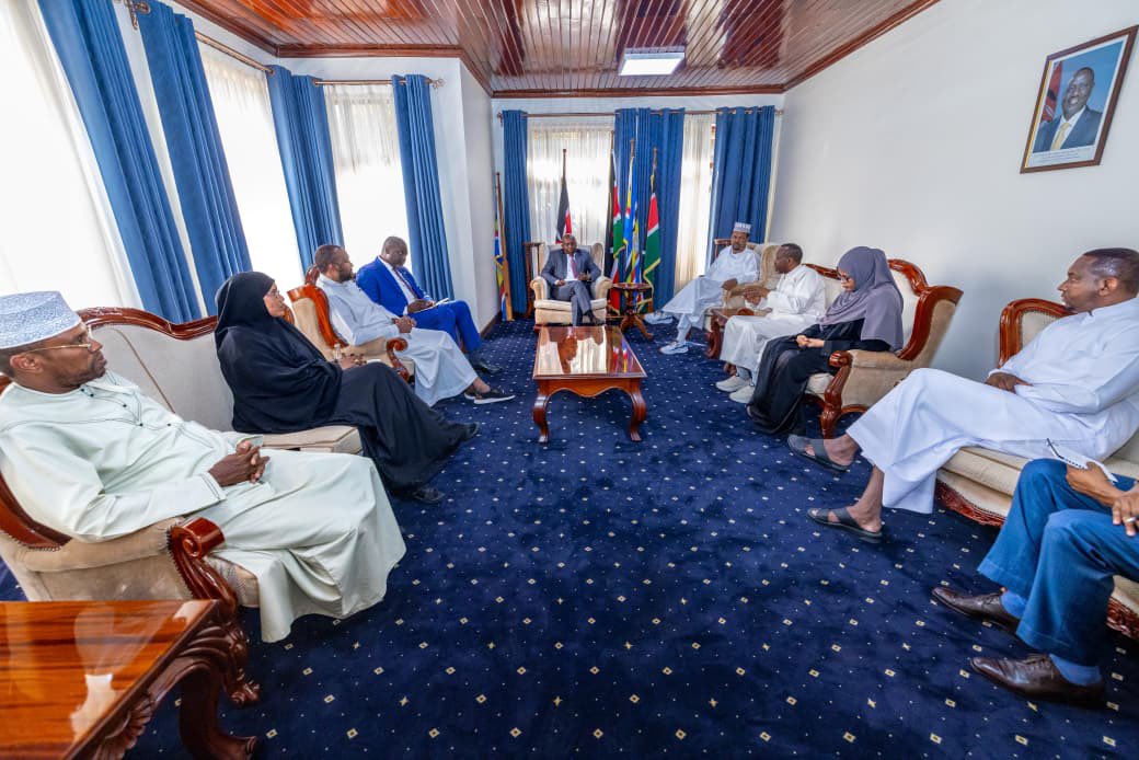 aliiroba's tweet image. Today’s consultative meeting between the Mandera County leadership and the national government marks a renewed and hopeful chapter in the response to the ongoing drought crisis.

In the engagement with the Deputy President, alongside the Cabinet Secretary for Public Service,…
