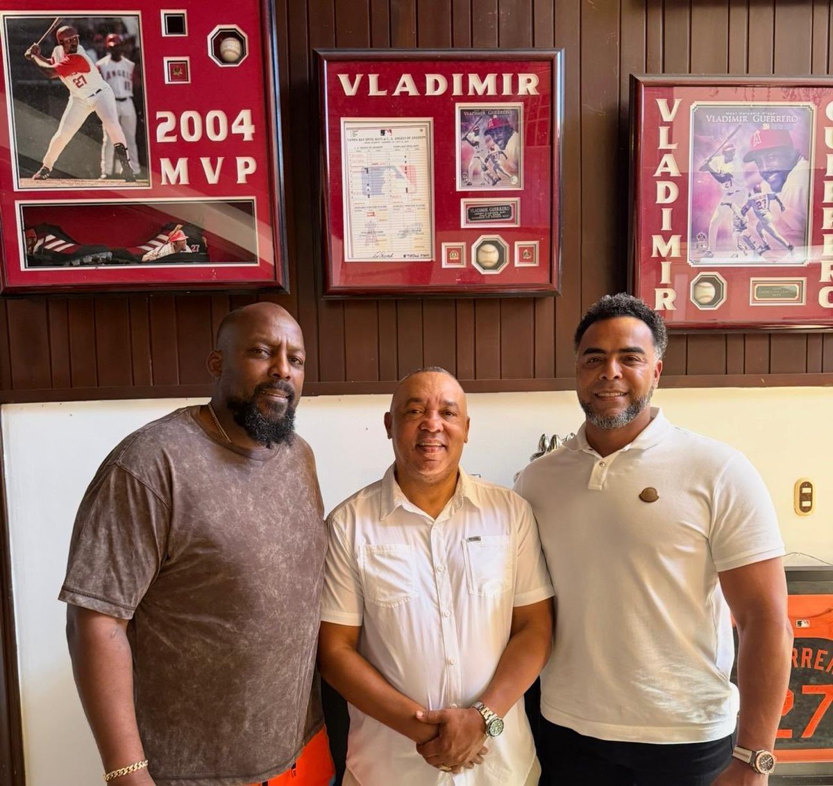 VladGuerrero27's tweet image. Trabajando para lo que viene ⚾️ 

¡Nos vemos en Miami! 🙌🏾Apoyemos nuestro equipo en el clásico mundial. 🇩🇴

Locked in for what’s coming ⚾️

See you in Miami! 🙌🏾 All in with our team at the WBC 🇩🇴

#VG27