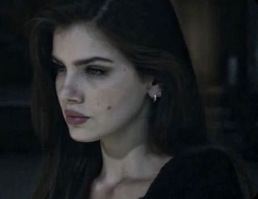 لا نكتب ليقرأ أحدهم إنما لنقرأ نحن ماكتبناه بعد فترة لنعرف ماكنّا عليه وما وصلنا إليه.