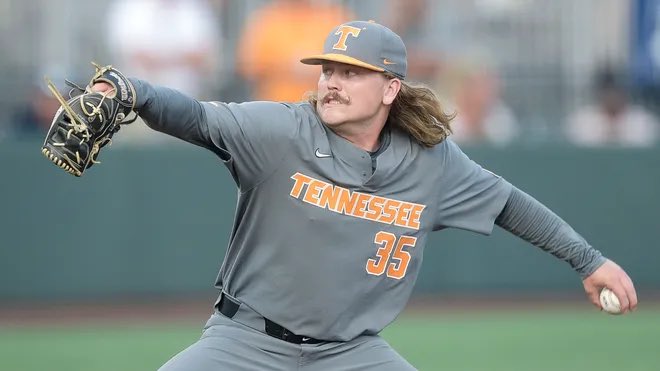 SullenSerf's tweet image. 35 days until Tennessee plays Baseball 🍊