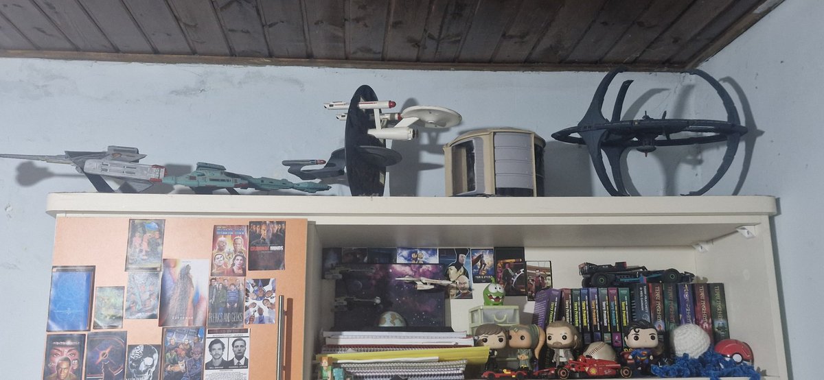 brokebackspirk's tweet photo. I got a bunch of star trek models for free off of fb marketplace lol https://t.co/RX5DR7Zrwa