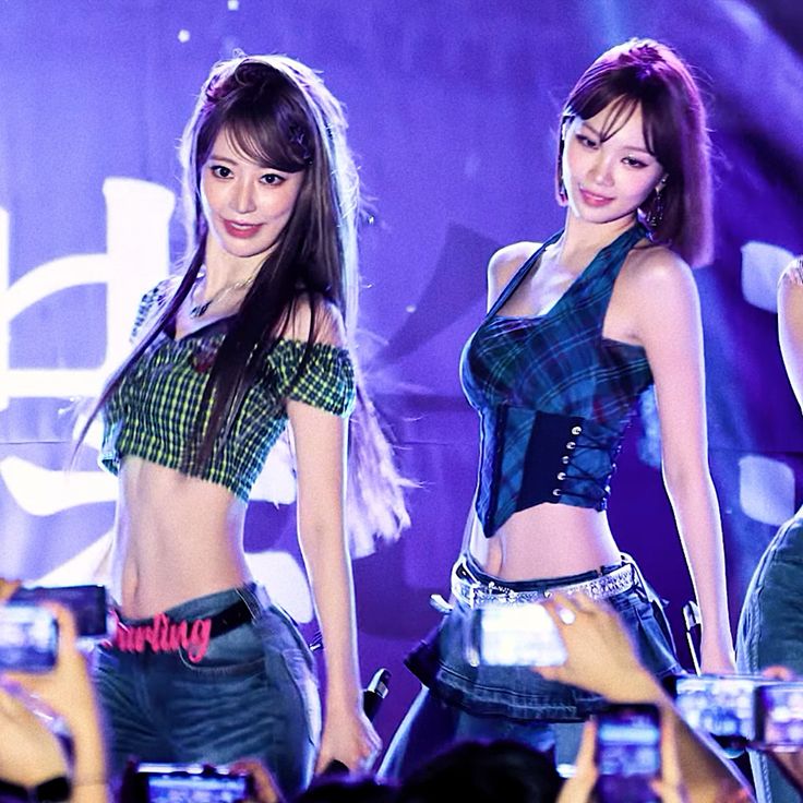 stickiesticky's tweet photo. the waists ahhh
so tinyy 

L3 SS3R4F1M https://t.co/fDxg5ZXIi5