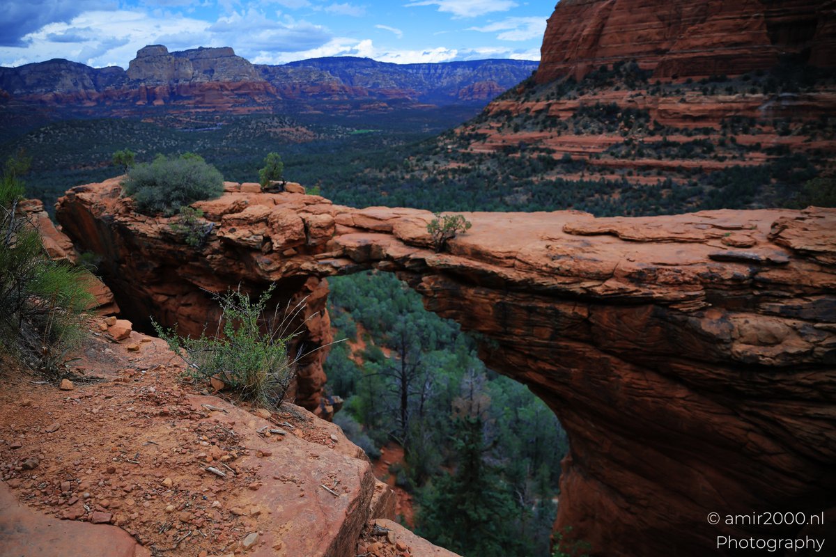 amir2000's tweet image. #Sedona #Arizona series day 2 of 5:
#DevilsBridge, a #NaturalArch of #RedRocks over open air. #DevilsBridgeTrailhead, the #DesertLandscape stays quiet until you reach the edge. Would you step onto the arch? #Amir2000NLStory #CanonR5MarkII #AMIR2000NLPhotography 2/3