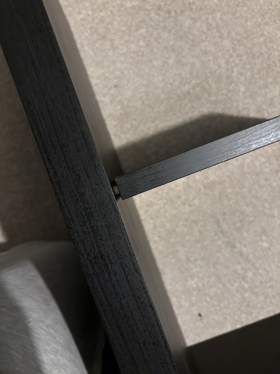 AssosChelt's tweet photo. SERIOUSLY. Te pieces don’t even fit together!!!!? https://t.co/na91AvsxxK