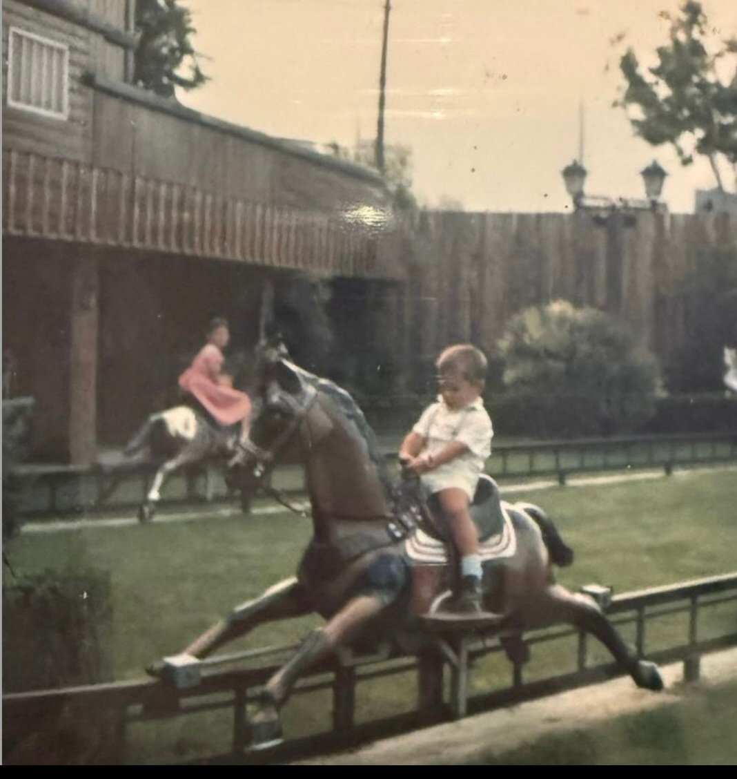 plrioja's tweet image. Apuntando maneras de buen jinete desde pequeño.
Si es que te tenemos que querer!!!
#OscarLanda40