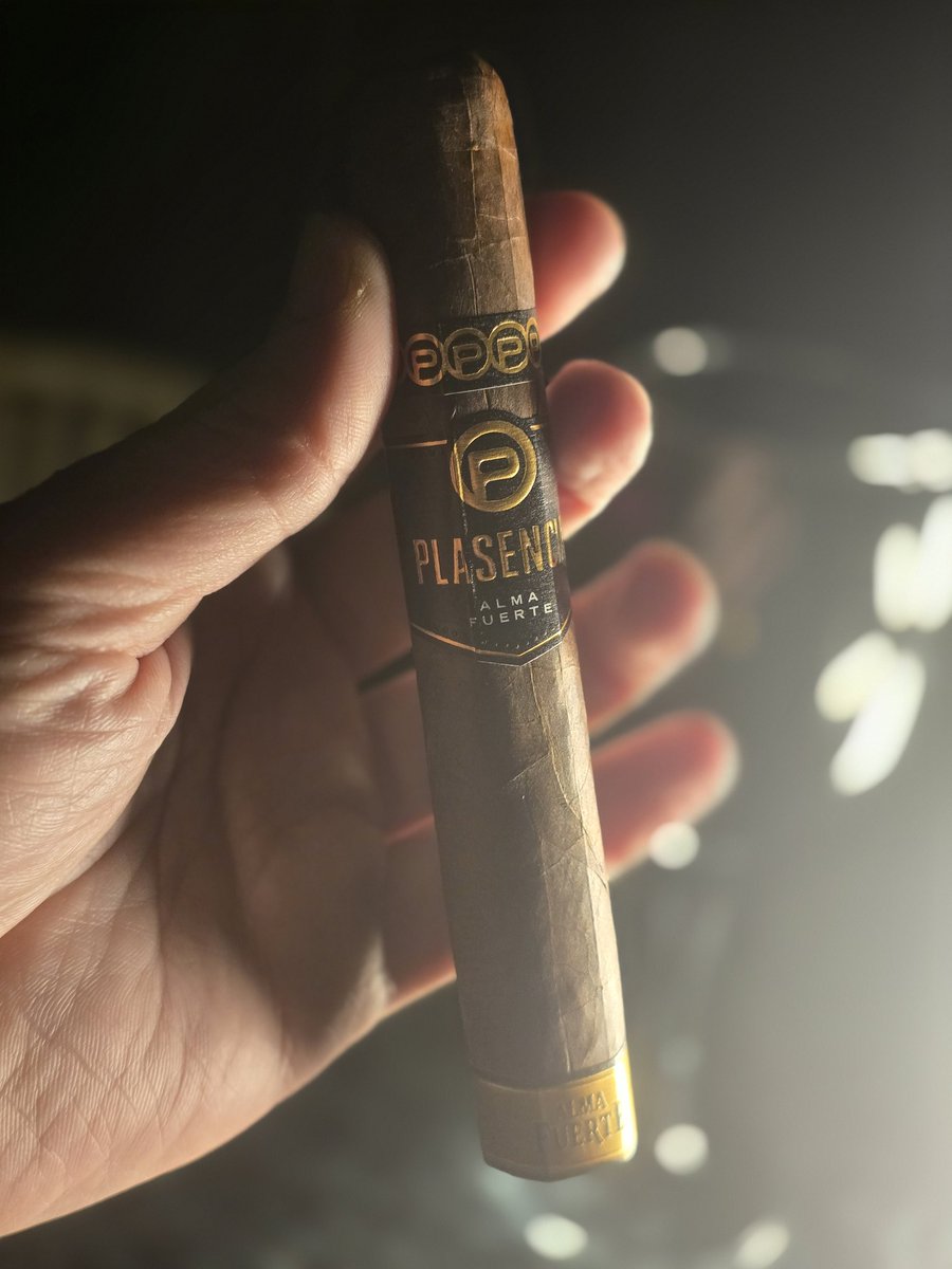 Nothing hits like a good cigar and wine on Friday after hard grind! <a href="/PlasenciaCigars/">Plasencia Cigars</a>