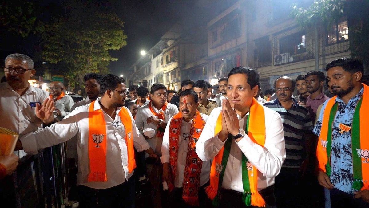 ConnectWithSN's tweet photo. नवी मुंबई महानगपालिका सार्वत्रिक निवडणूक 2026  प्रभाग क्रमांक 23 मध्ये भारतीय जनता पक्षाच्या उमेदवार सौ. सुजाता पाटील, सौ. रुपाली भगत, श्री. प्रदीप गवस, श्री सुरज पाटील यांच्या प्रचारार्थ आयोजित प्रचार दौऱ्यात माजी आमदार श्री संदीपजी नाईक यांनी सहभाग दर्शवला.

#संदीपनाईक https://t.co/zWsR5xdpRI