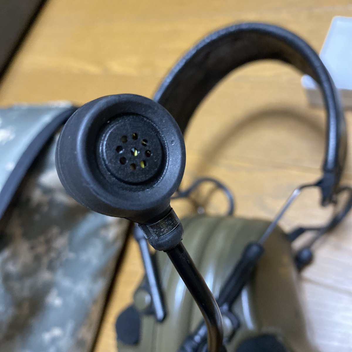 #ミリタリー物販
 comtac XP 新品購入後未使用
ブームマイク仕様、説明書、ケース
集音マイクのスポンジが加水分解しかかってます。
送別90k