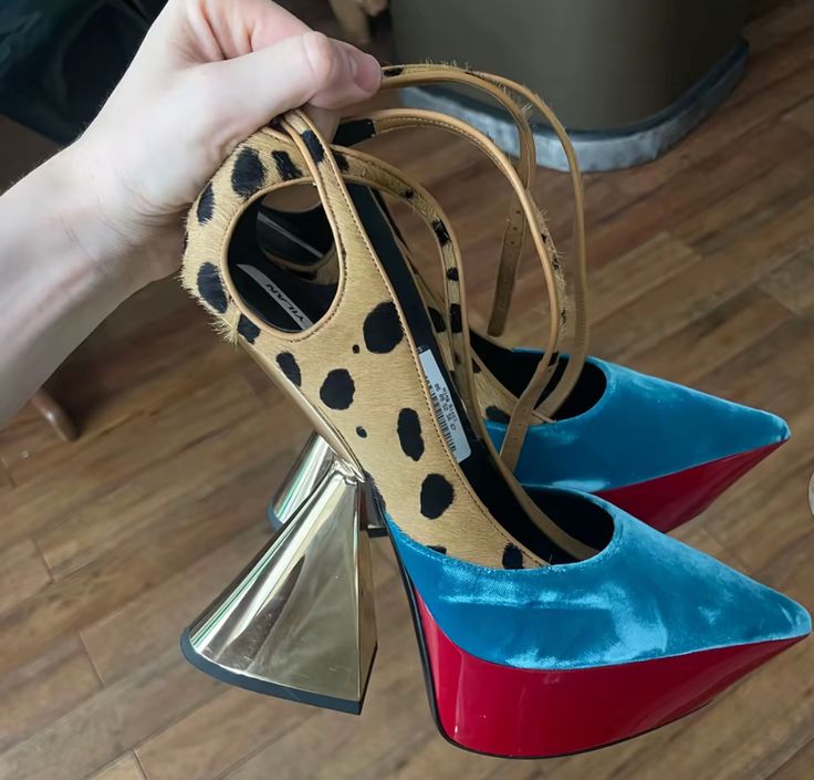 LaModeUnknown's tweet image. These PLATFORMS of ✨️Nina Ricci✨️ Fall/Winter 2025.🪡