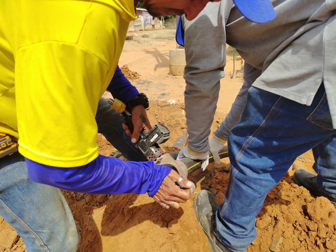 AlidaFreit31886's tweet photo. Reconocimiento a la Alcaldía de Maracaibo por encender la llama del bienestar en el barrio 19 de Abril, iniciando las obras de gas doméstico que dignifican la vida y fortalecen el calor del hogar maracaibero.
@gcdimartino
@NicolasMaduro
@ConCiliaFlores
#PREMLI https://t.co/OwXheDg6OL