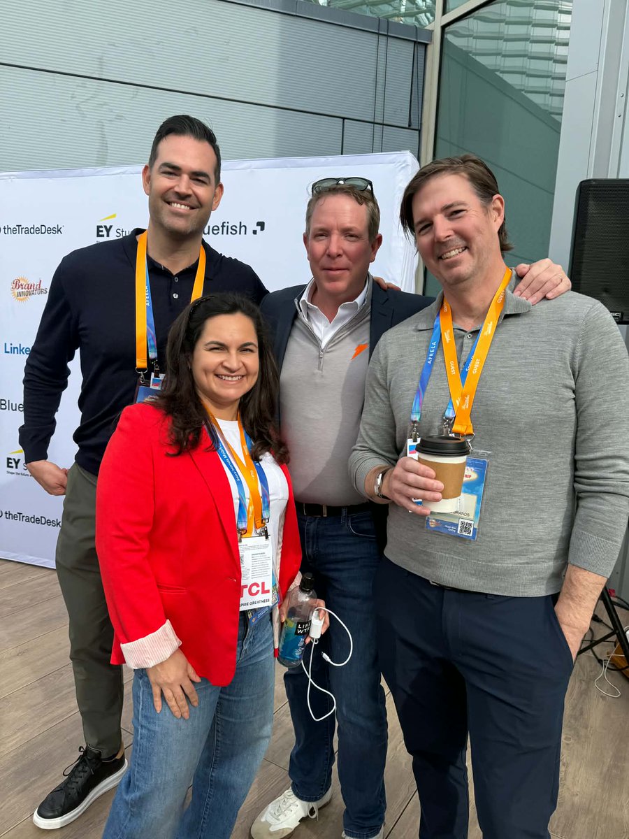 jamesclarkeCA's tweet image. Back from #CES2026 feeling inspired, energized… and mildly amused 😅 Highlights included reconnecting with friends/colleagues and seeing @newell_brands #Sharpie on full display at @Reddit HQ. In a week full of AI and robots, the best moments were human.🤝