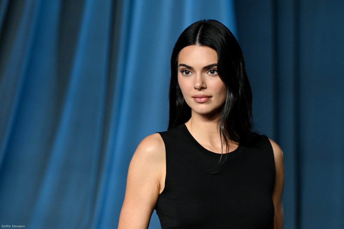 indexhu's tweet image. Kendall Jenner reagált a pletykákra, miszerint a saját neméhez vonzódik.

index.hu/mindekozben/po…

Fotó: Gilbert Flores / Getty Images Hungary

#KendallJenner #rumours #model #indexhu