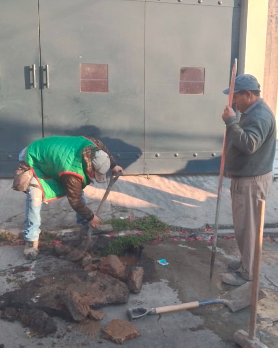 Nuestro equipo del área operativa trabaja todos los días en la detección y reparación  de fugas en las redes hídricas de nuestro municipio con la intención de reducir pérdidas y mejorar la distribución del agua, beneficiando a todas y todos los habitantes de nuestro municipio. 💦