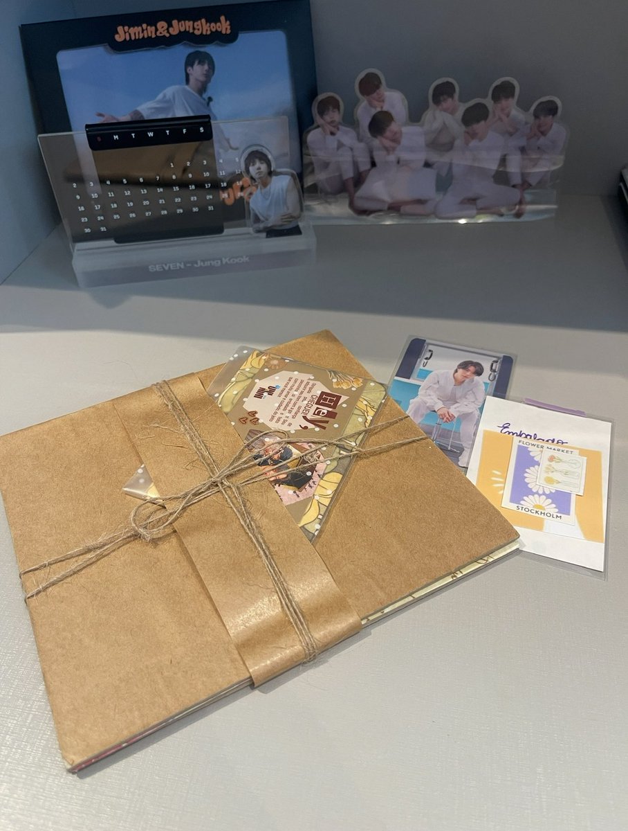 jacklovit's tweet image. Mais um feedback positivo para @uniijack  melhor unboxing que tem! Adoro os brindes e a forma que ele conduz as cegs.