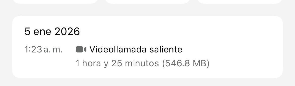 Me mudé sola y me cuesta dormir y mi masculino se queda en videollamada conmigo hasta que me duerma 🥹😭♥️