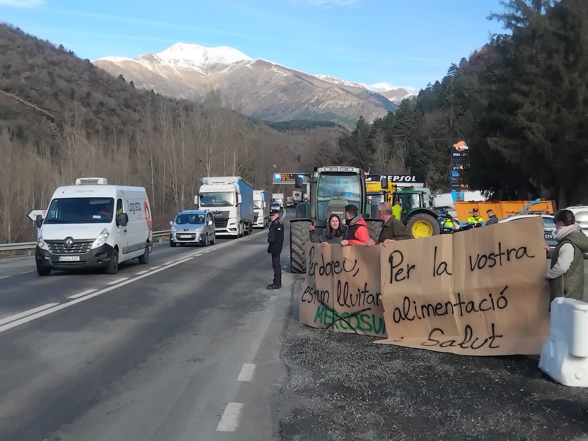 CDR Catalunya #RevoltaPopular 🔥 tweet media