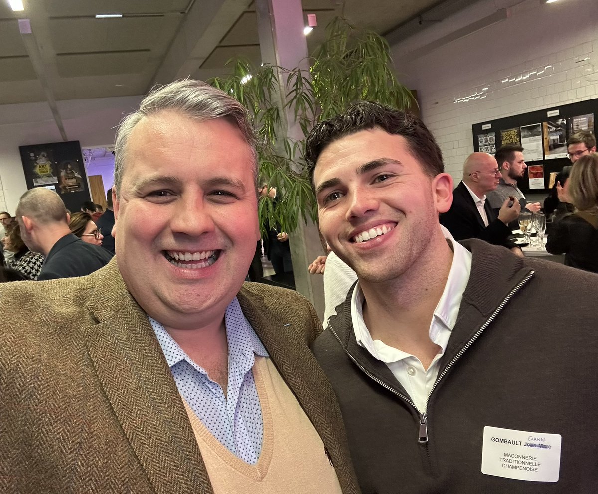 benoit_dh's tweet image. Cérémonie des « Vœux solidaires » organisée par #Bouygues Batiment Nord-Est, le #Champagne JACQUART et #Linkcity en présence d’@ArnaudRobinet, Maire de #Reims et Président du Grand Reims.
Des #vœux plein d’humanisme et d’ambition pour notre territoire et ses habitants 😊🙏🏼