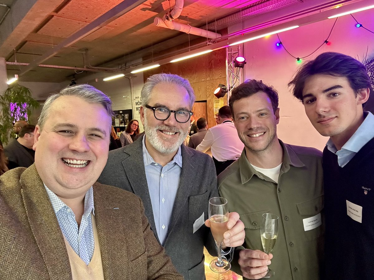 benoit_dh's tweet image. Cérémonie des « Vœux solidaires » organisée par #Bouygues Batiment Nord-Est, le #Champagne JACQUART et #Linkcity en présence d’@ArnaudRobinet, Maire de #Reims et Président du Grand Reims.
Des #vœux plein d’humanisme et d’ambition pour notre territoire et ses habitants 😊🙏🏼