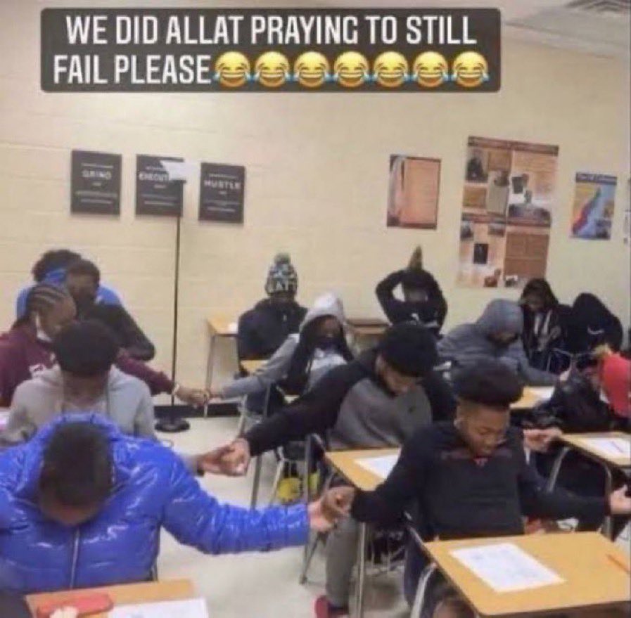 v17itinha's tweet image. que deus tenha piedade da seleção japonesa, pq a frança não vai ter